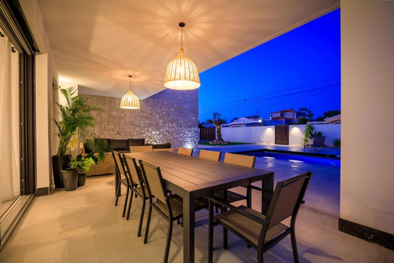 Villa Mi Luna ตอร์เรเวียคา ภายนอก รูปภาพ