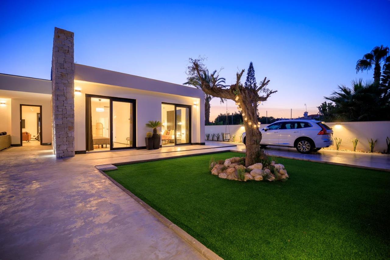 Villa Mi Luna ตอร์เรเวียคา ภายนอก รูปภาพ